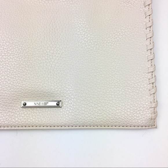 NINE WEST TASSEL FAUX Leatherette hand bag. - Picture 5 of 8